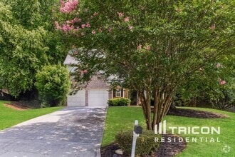Building Photo - 5855 Rives Dr