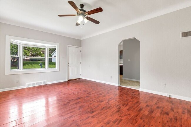 Building Photo - 5978 Laurette Ave
