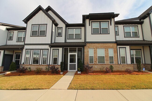 Foto del edificio - Elevated Townhome Living in Harrisburg