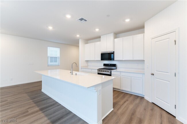 Foto del edificio - 3587 Mascali Ave