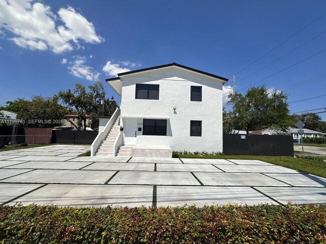 Building Photo - 6201 SW 22nd St