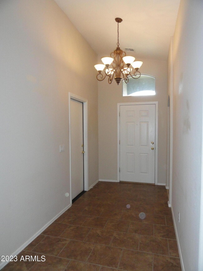 Building Photo - 529 S 233rd Dr