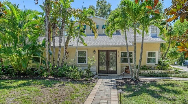 Building Photo - 1760 Bayview Dr