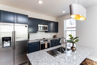 2BR, 2BA - 1,031-1,089 SF - Stevie - Xander on State