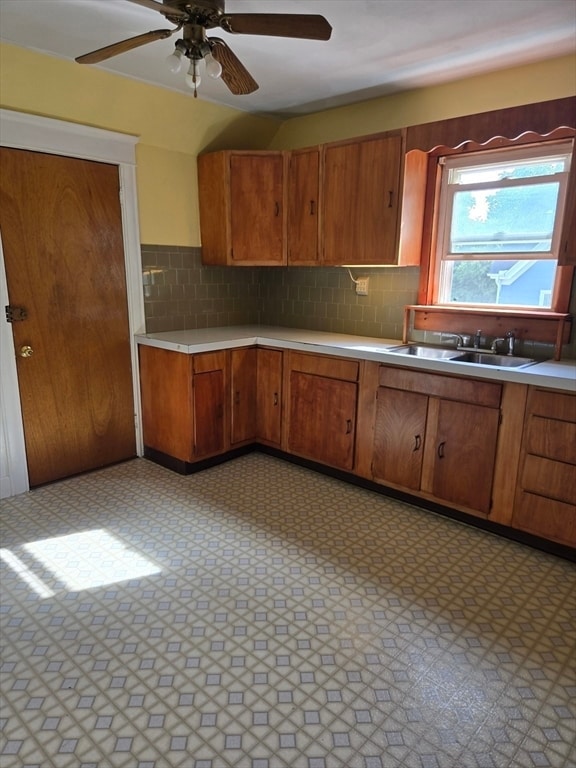 Building Photo - 10 Pinehill St
