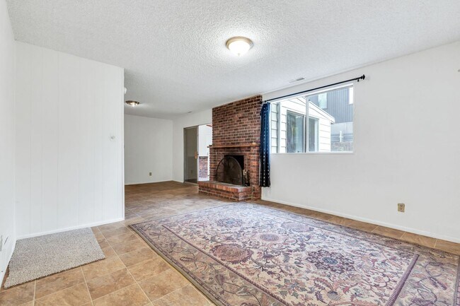 Foto del edificio - Boulder Ranch Style Home Available Now