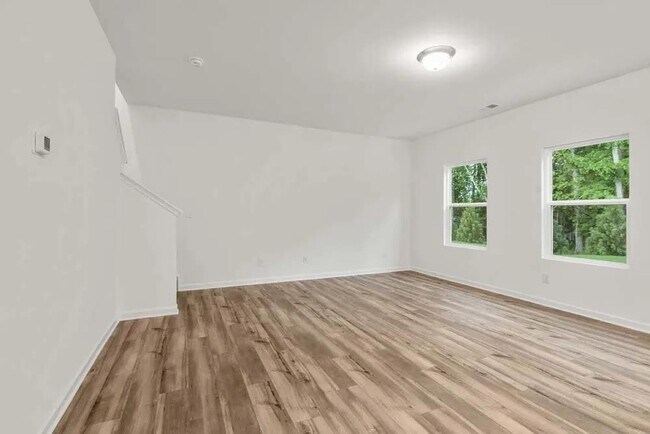 Building Photo - 2076 Boxwood Cir