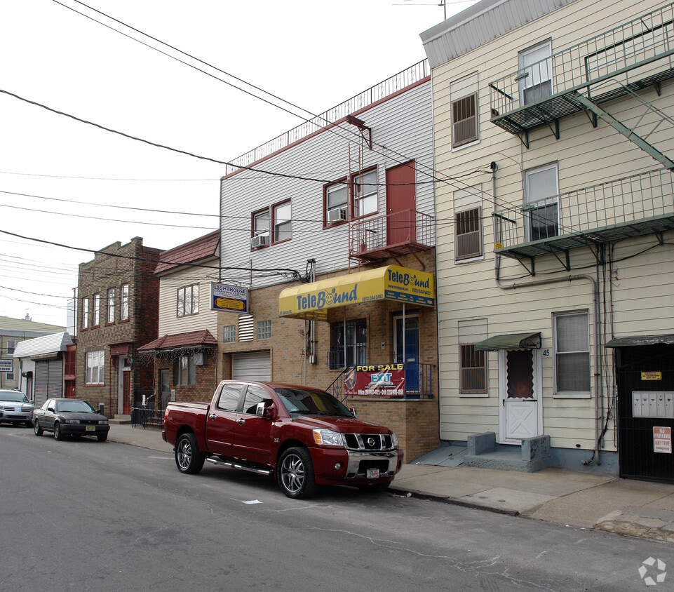 Building Photo - 47-49 Adams St