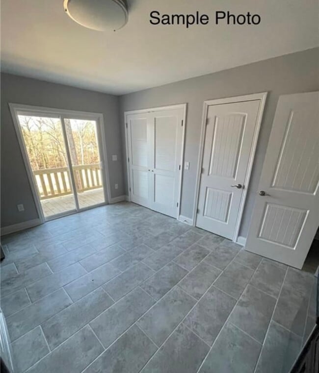 Building Photo - Franklin Avenue, Duplex