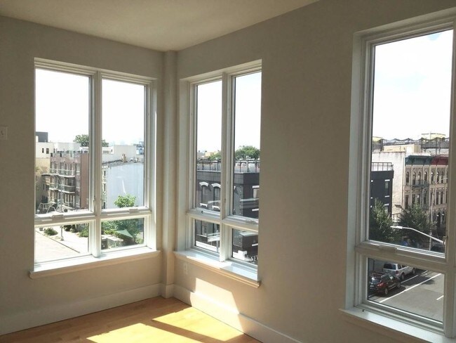 Foto del edificio - 836 Dekalb Ave