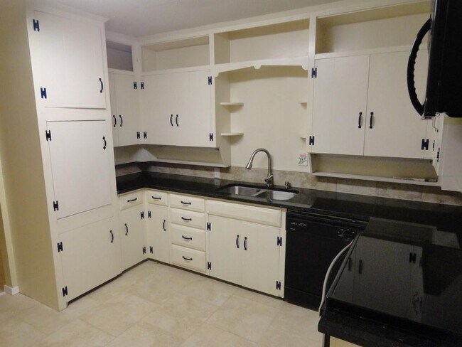 Foto del edificio - 1405 Robin Ln