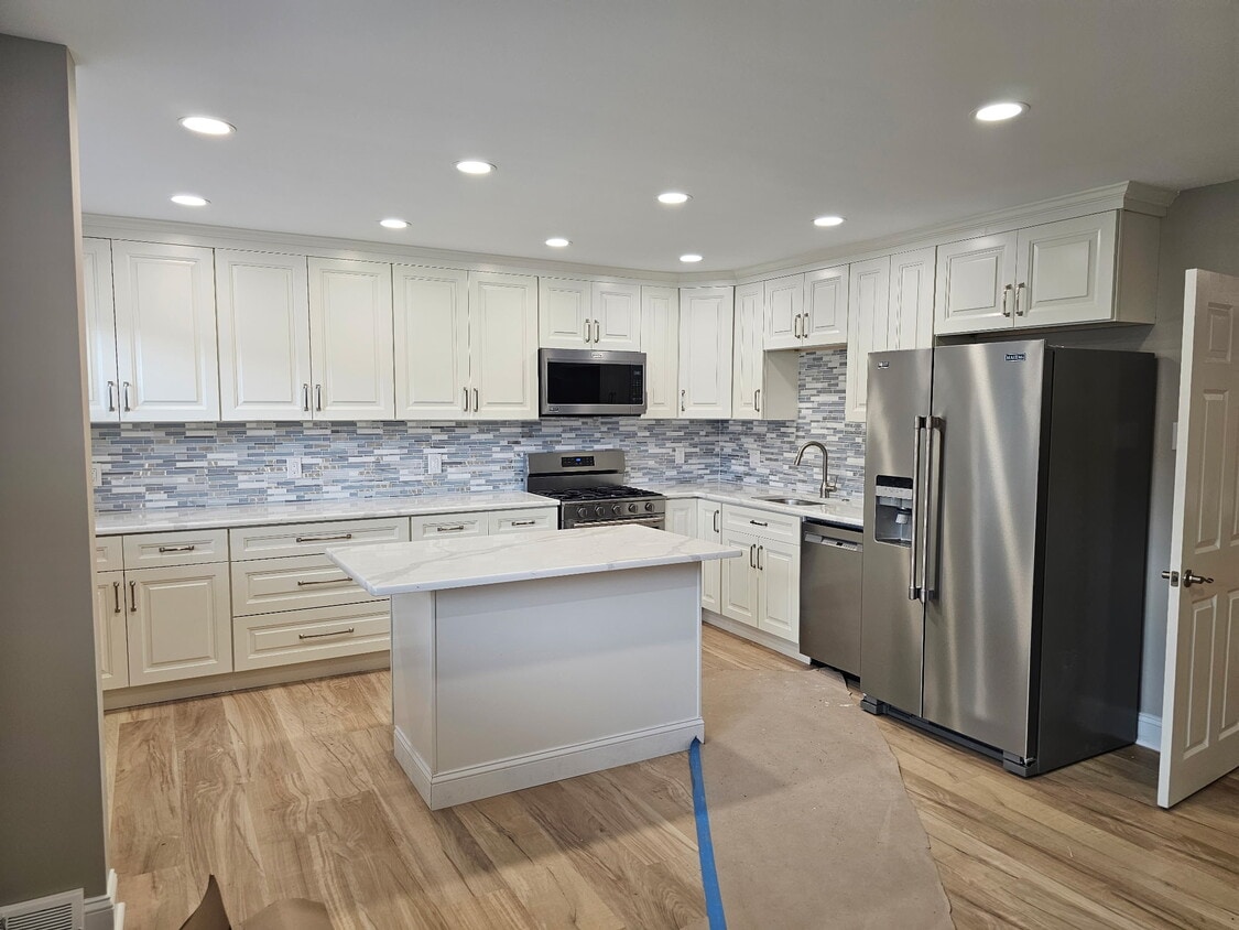 100% Renovated Kitchen - 12724 Minden Rd
