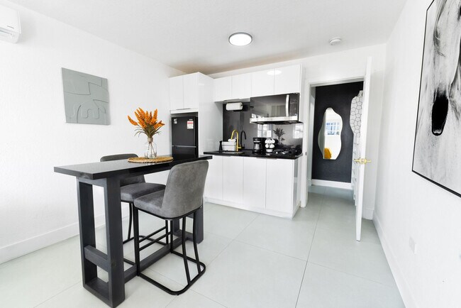 Foto del edificio - 1070 NW 193rd St