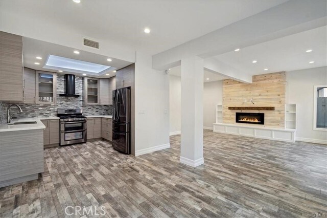 Foto principal - 10831 Roycroft St