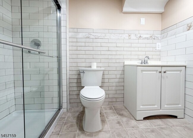 Foto del edificio - 17 Maple Grange Rd