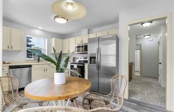 Building Photo - 2352 Catskill Ct