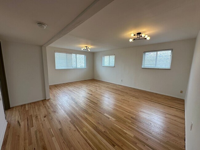 Foto del edificio - 153 E 12th Ave