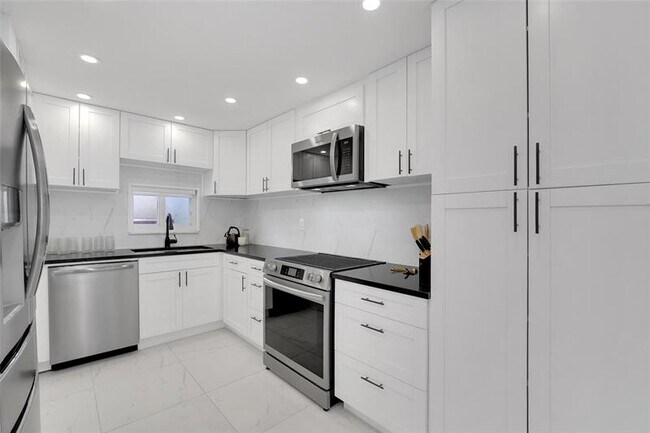 Foto del edificio - 8911 S Hollybrook Blvd