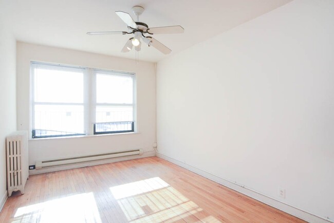 Foto del edificio - 1053 W George St