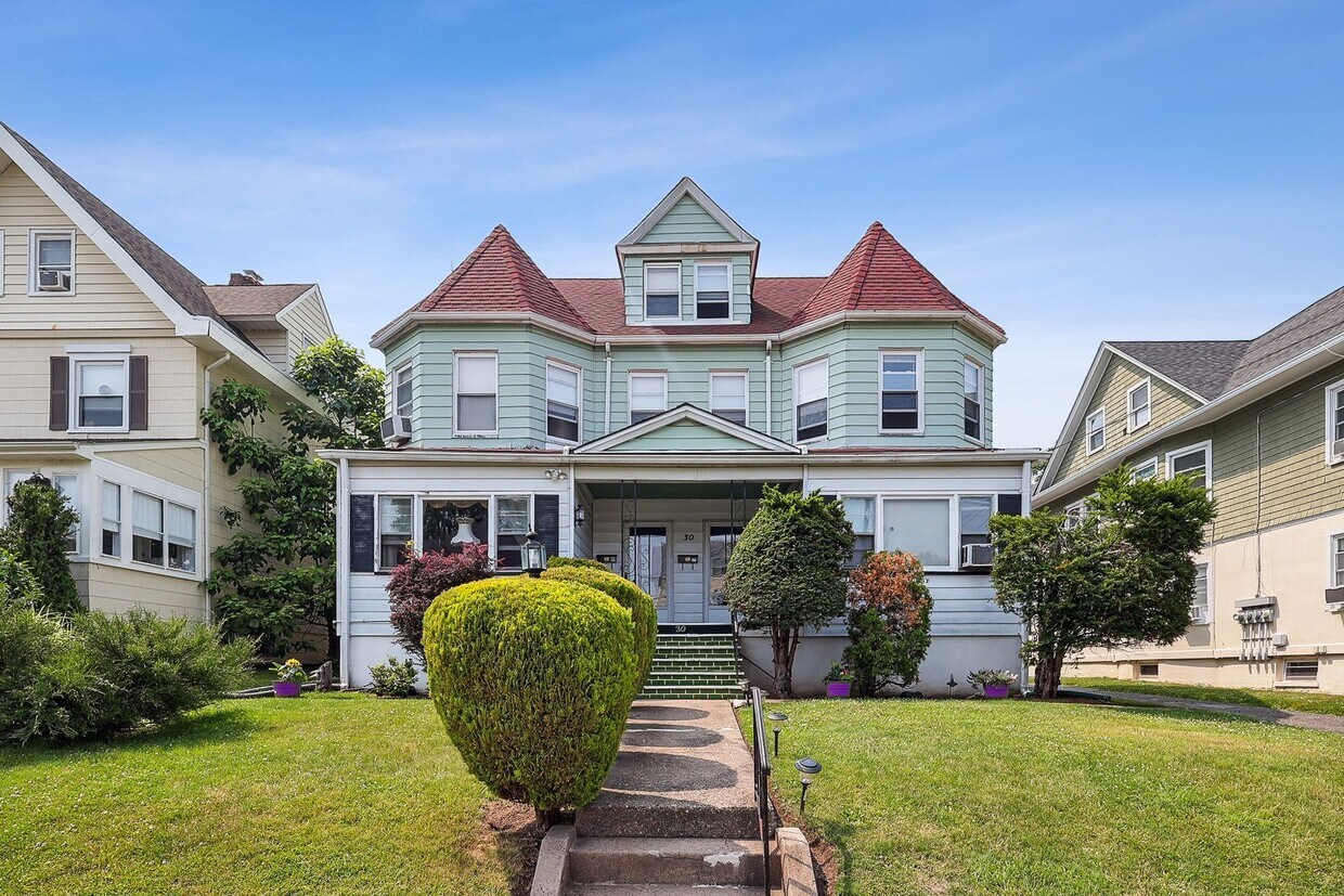 Primary Photo - 30 N Willow St