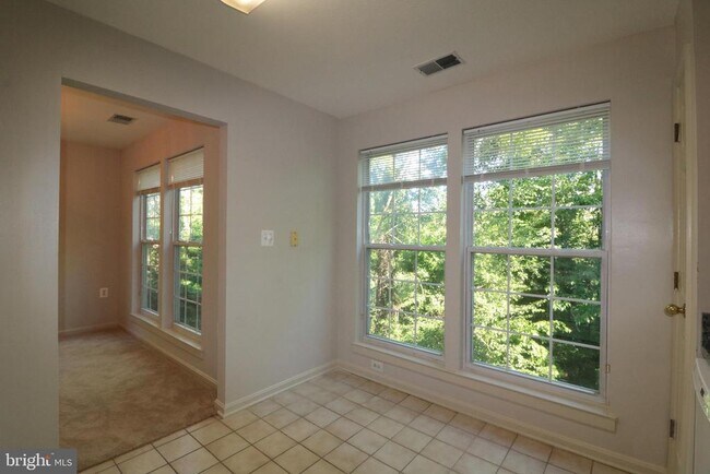 Foto del edificio - 12000 Amber Ridge Cir