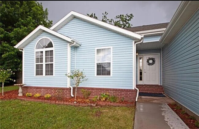 Building Photo - 655 Daisy Ln