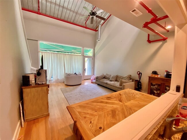 Building Photo - 254 W Washington St