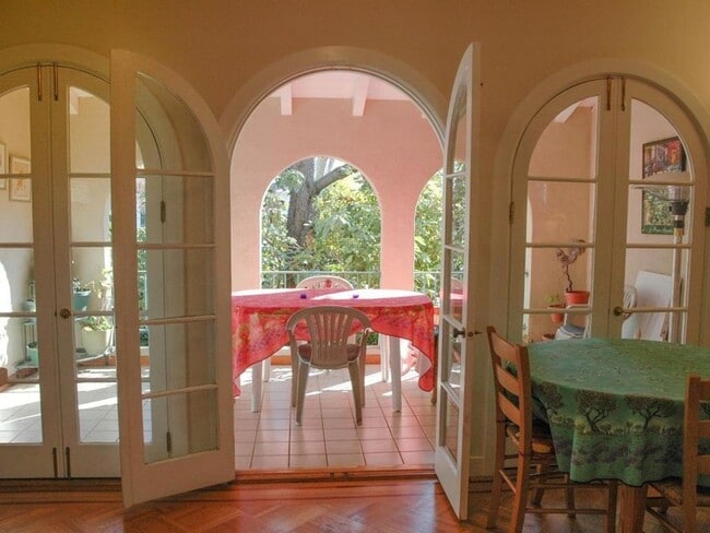 Building Photo - Fully Furnished Short Term Rental (March 7 to June 28, 2025) By Downtown Menlo Park!