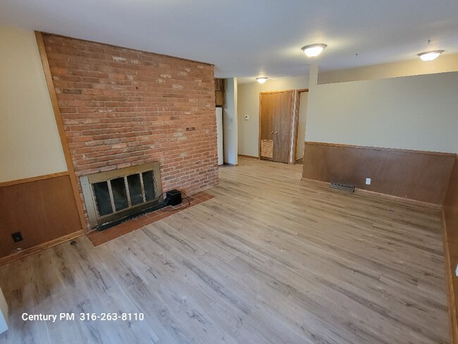 Building Photo - 9700 W 9th St N