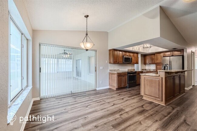 Foto del edificio - 3485 Chadwick Avenue