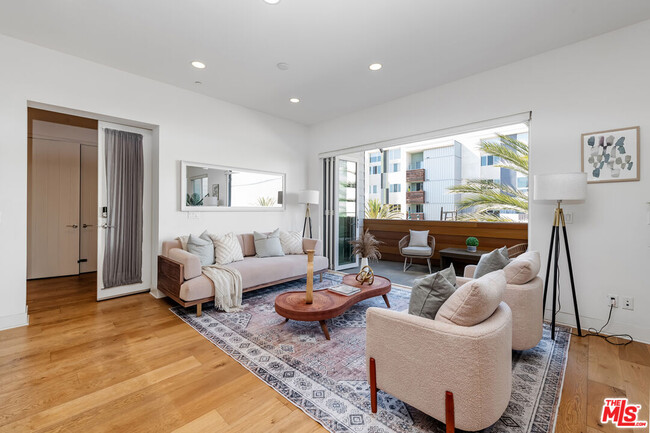 Foto del edificio - 12698 Sandhill Ln