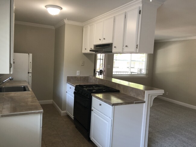 Tile Countertops - 8058 Ensenada Dr