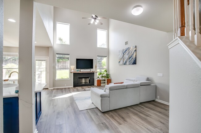Building Photo - 2149 Paradise Ridge Dr