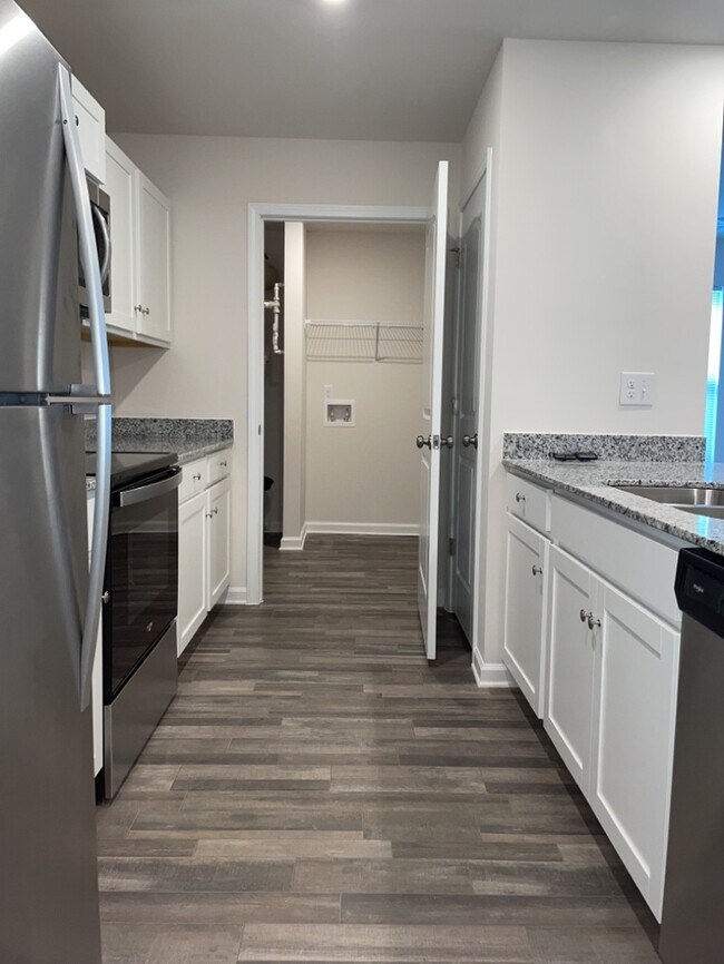 Building Photo - Brand New Home in Millstone Community