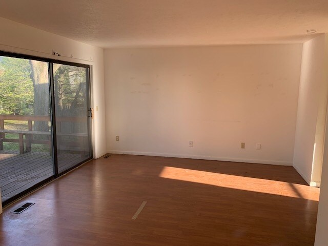 Foto del edificio - 5804 Okemos Rd