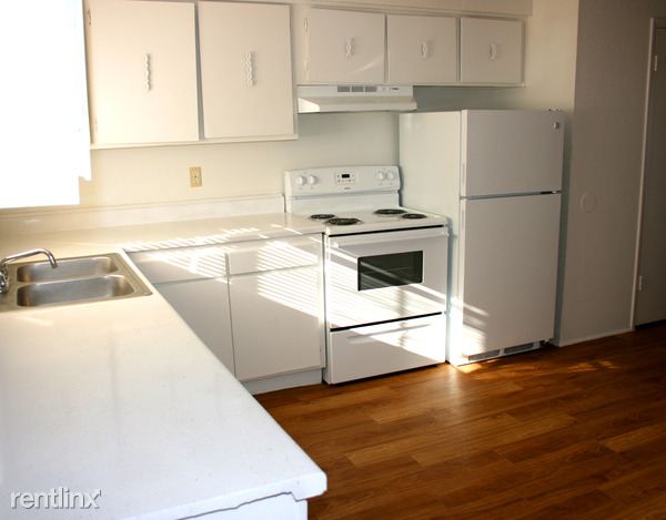 Building Photo - 2300 Taft Cir