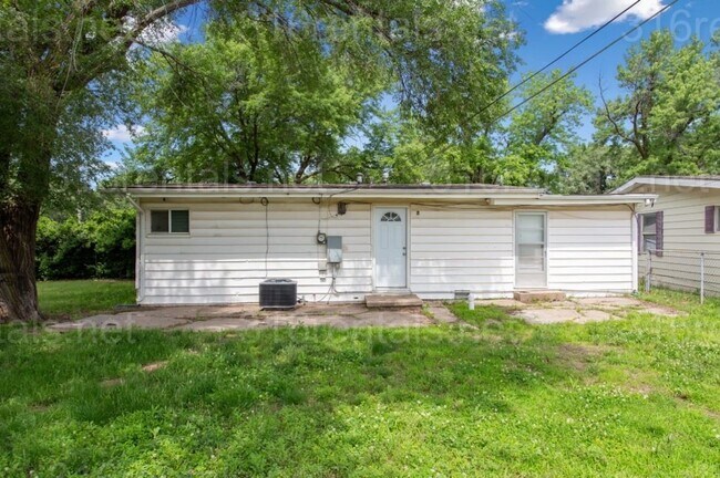 Foto del edificio - $1245 - 3 bed 1 bath - Single Family Home