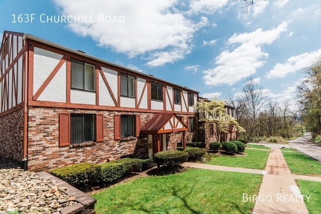Building Photo - 1 moth Free- Updated 2 Bedrooms East of Pi...