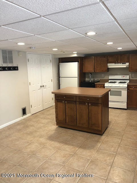 Building Photo - 368 Navesink River Rd
