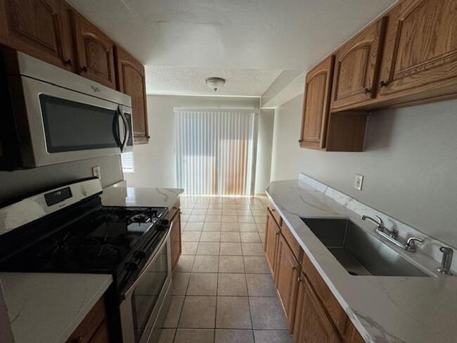 Building Photo - Fully Remodeled 3 Bedroom Townhome Availab...