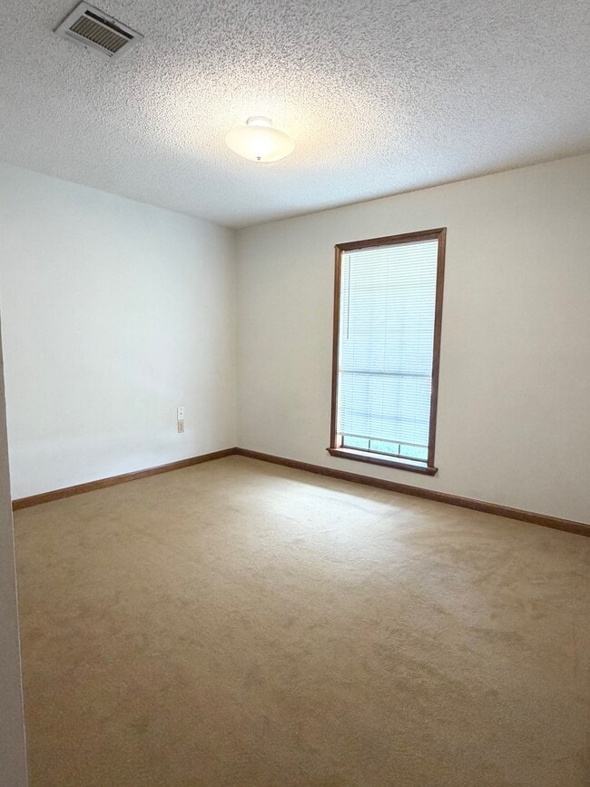 Building Photo - 6853 Willie Lou Ave