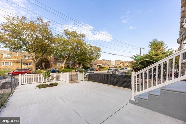 Building Photo - 1150 Devereaux Ave