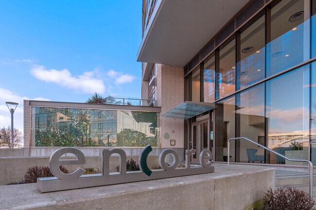 Foto del edificio - 949 NW Overton St