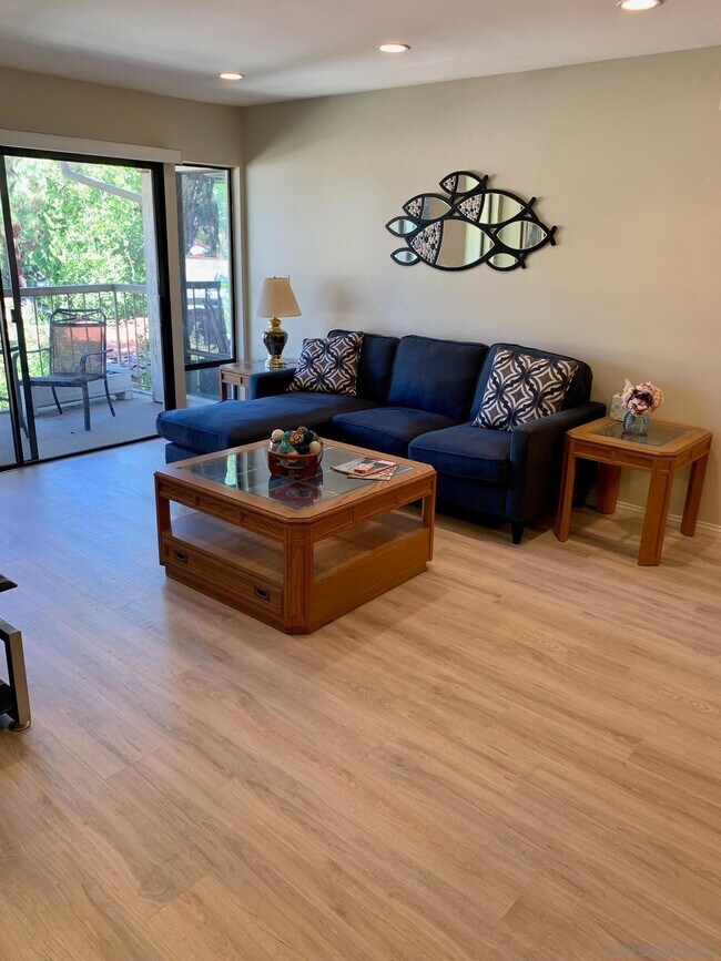 Foto del edificio - 12575 Oaks N Dr