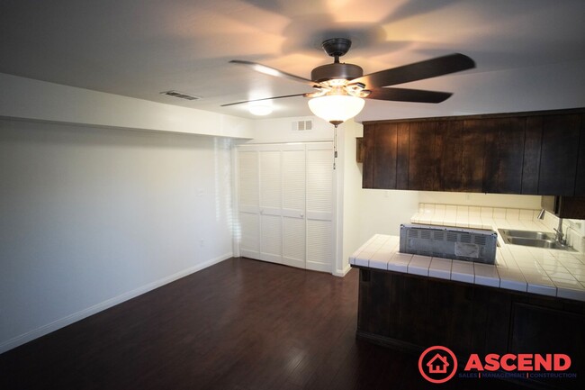 Foto del edificio - Lovely Townhome in Southwest Bakersfield!