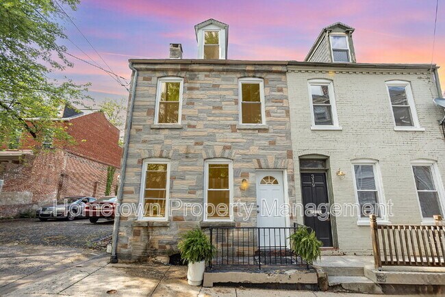 Foto del edificio - 321 W Mifflin St