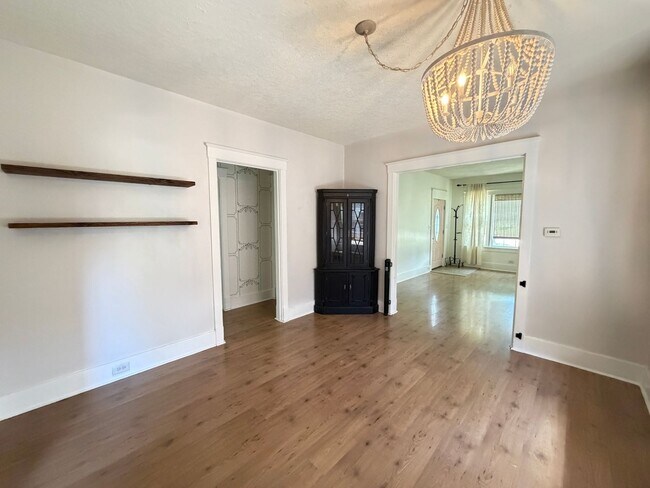 Building Photo - Spacious & Comfortable Two-Bedroom, and Bath House!