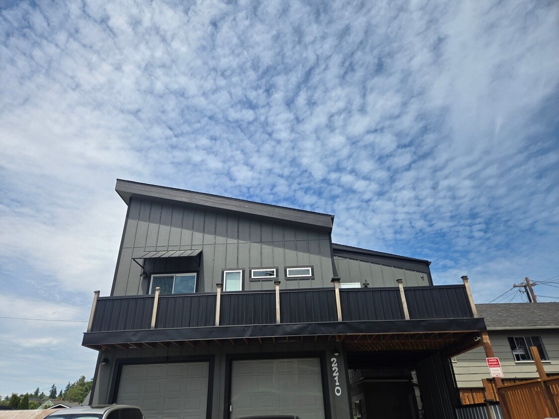 Photo - 2210 E 11th St (Bremerton, WA)