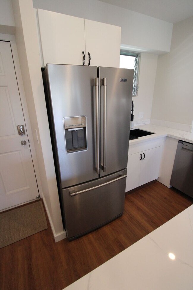 Foto del edificio - 1063 Lower Main St