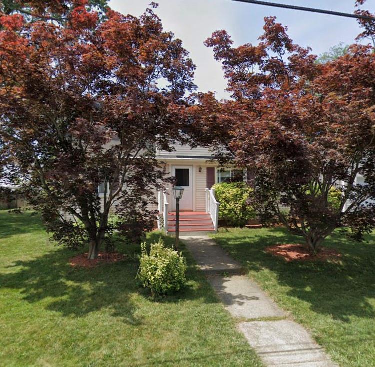 85 Boxwood Ave Unit 2nd, Cranston, RI 02910 Room for Rent in Cranston
